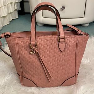 ✨SALE✨Authentic Gucci Microguccissima Small Bree Crossbody